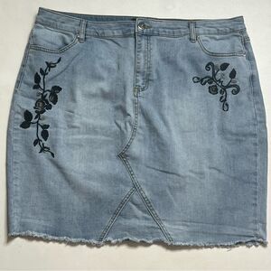 Morgan & Walker | Embroidered Plus Size Raw Hem Denim Skirt